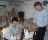 tříděním, odzáklopkováváním a značením více než 600 lahví.