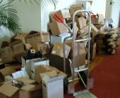 ...vybalení krabic a označení soutěžních vzorků.