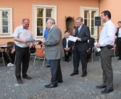 ...málem nestihl slavnostní okamžik předání diplomu