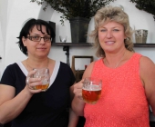 Členky komise veřejnosti a neutralizační vzorek