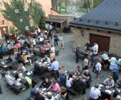 ... a současně velmi rychle se lidmi zaplňující