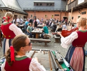 ... nádvoří Zámku Zábřeh za tónů cimbálovky